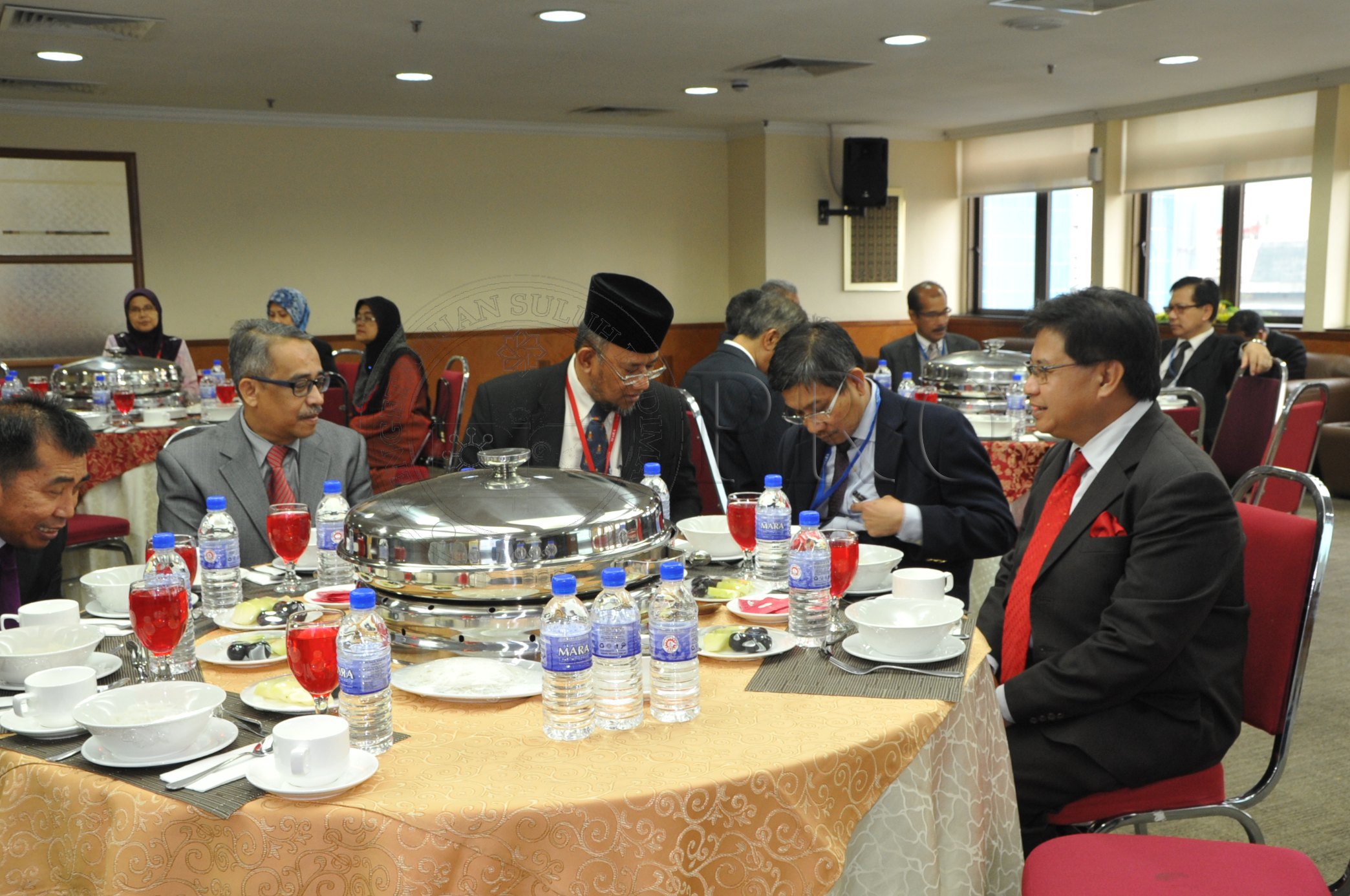 PRO 14 37 MARA PRO 4669